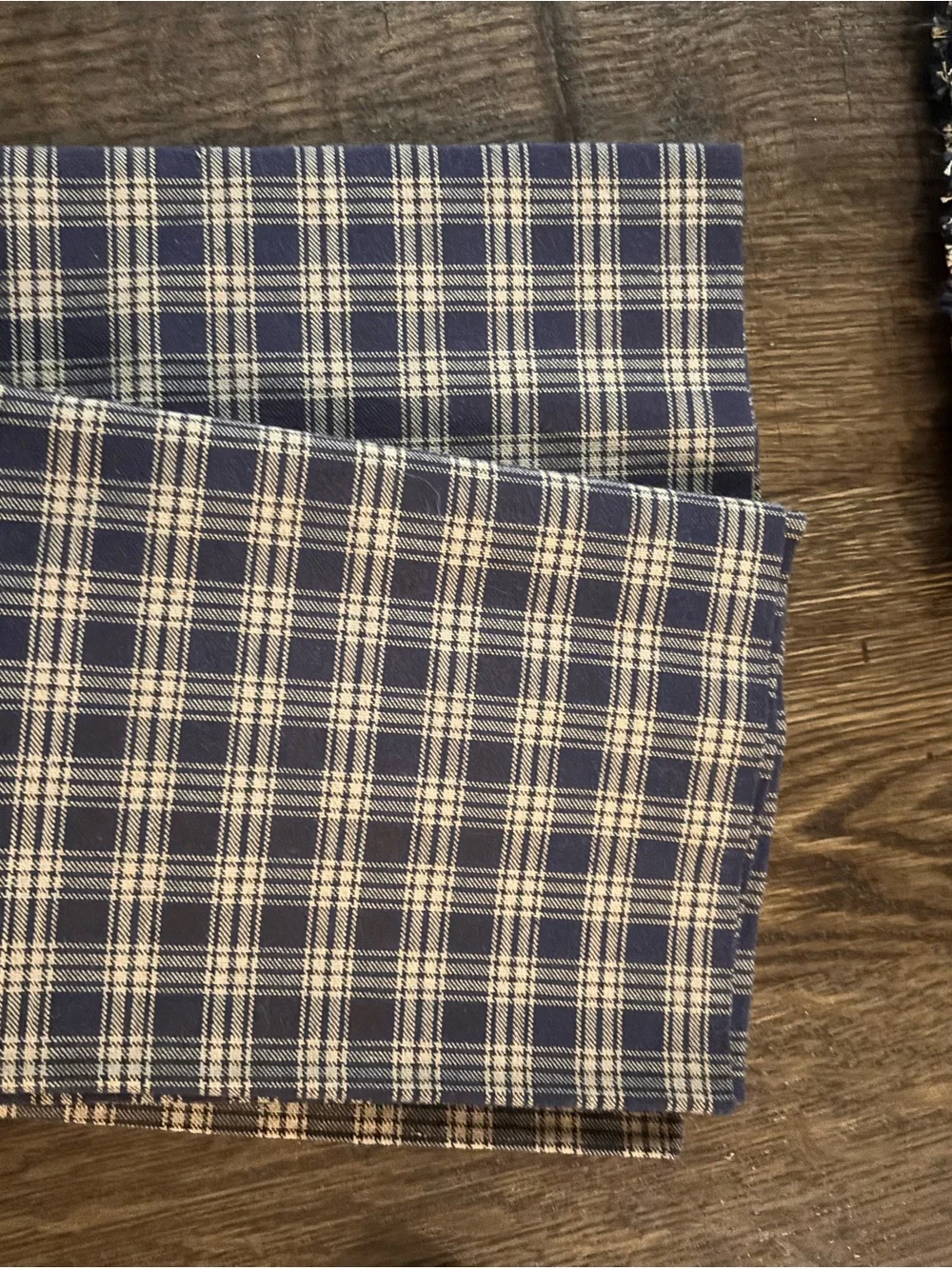Classic Navy and tan table linens